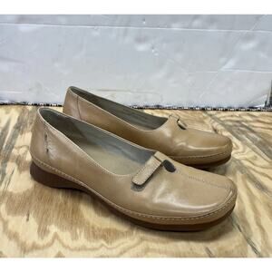 Clarks Leather Adjustable Ballet Flats Womens Size 9.5M Beige Comfort Support